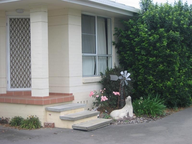 2/58 Old Bar Road, Old Bar NSW 2430