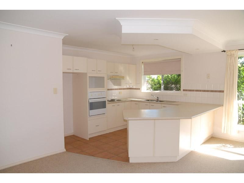2/58 Old Bar Road, Old Bar NSW 2430