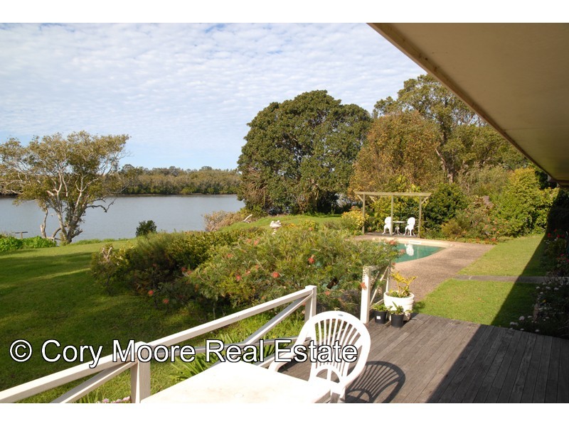 Oxley Island NSW 2430