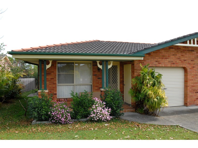 2/3 Silky Ash Close, Old Bar NSW 2430