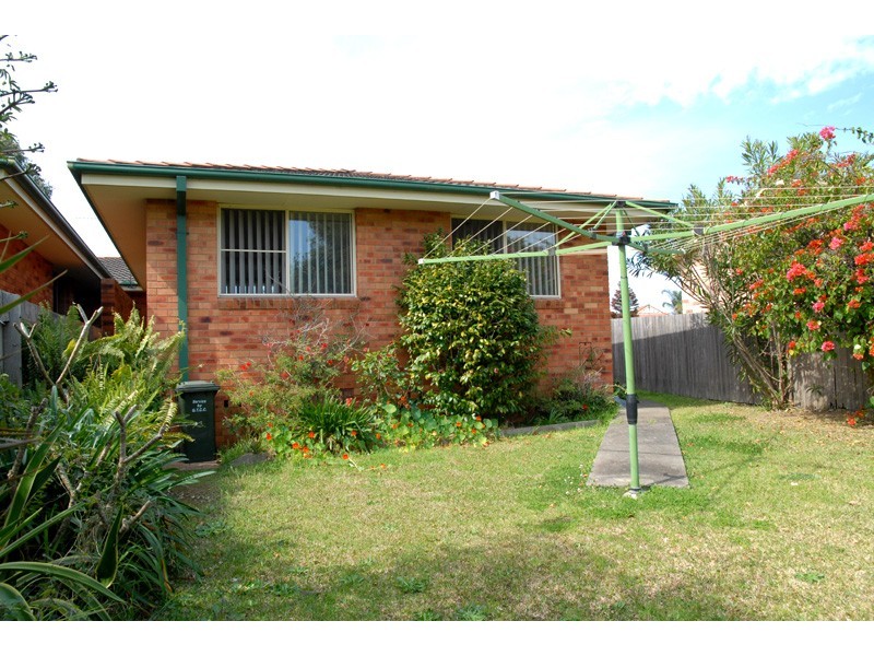 2/3 Silky Ash Close, Old Bar NSW 2430