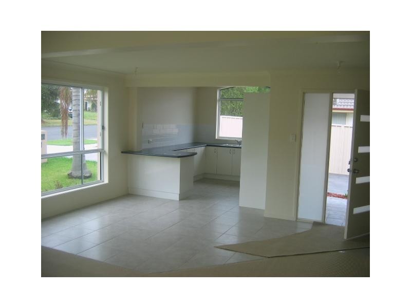 3/12 Connell Street, Old Bar NSW 2430
