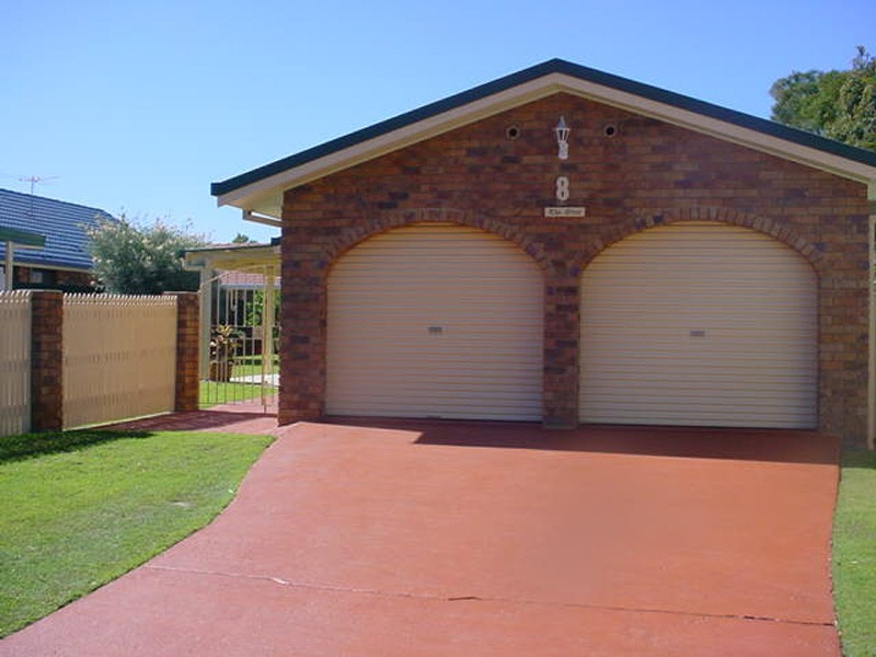 8 Oxford Street, Rothwell QLD 4022