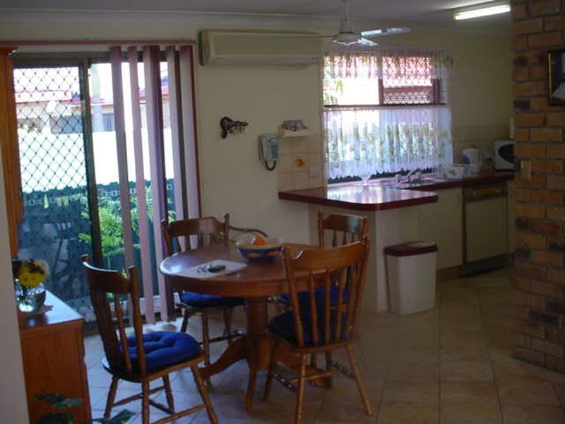 8 Oxford Street, Rothwell QLD 4022