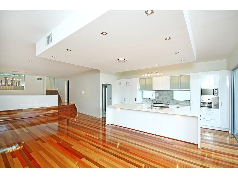 31 Pine Street, Hamilton QLD 4007