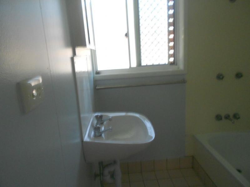 8 Commander Street, Deception Bay QLD 4508