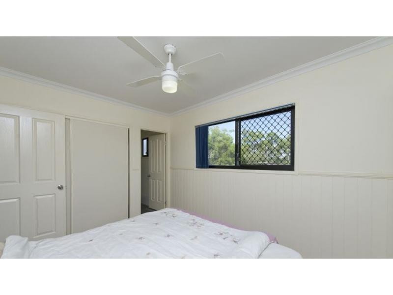 93 Esplanade  North, Deception Bay QLD 4508