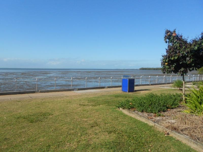 93 Esplanade  North, Deception Bay QLD 4508