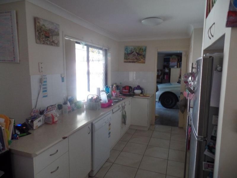 Rothwell QLD 4022
