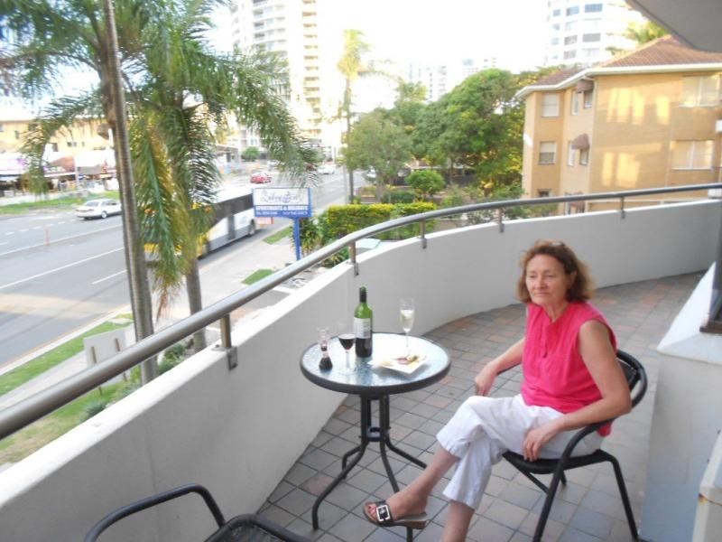 9/2940 Gold Coast Highway, Surfers Paradise QLD 4217