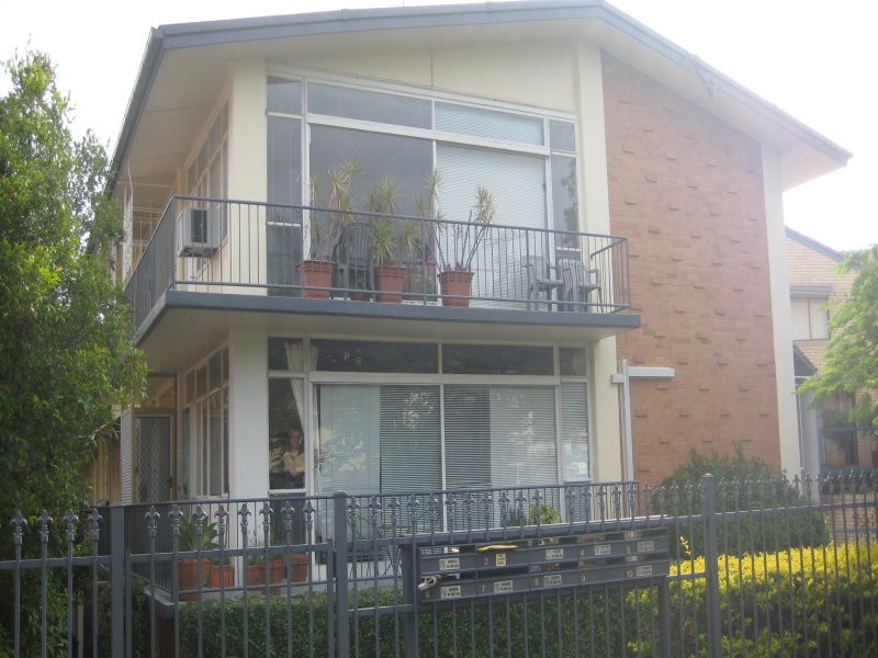 8/23 LLewellyn Street, New Farm QLD 4005