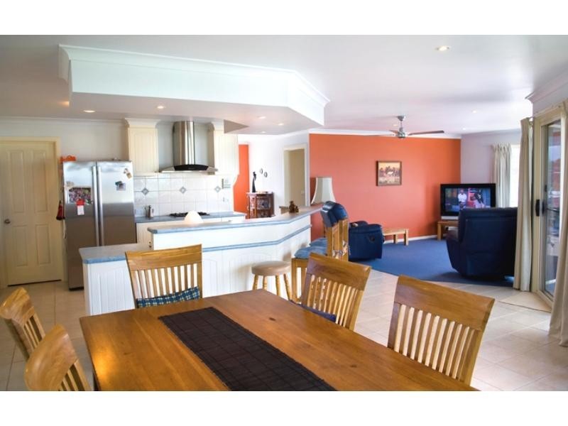 31 School Avenue, Newhaven VIC 3925