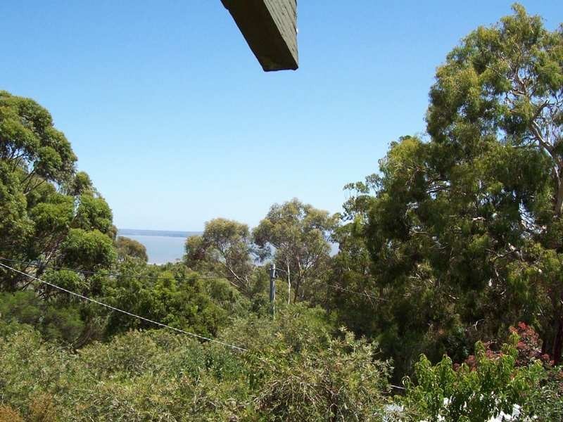 1 Robinson Crescent, Grantville VIC 3984