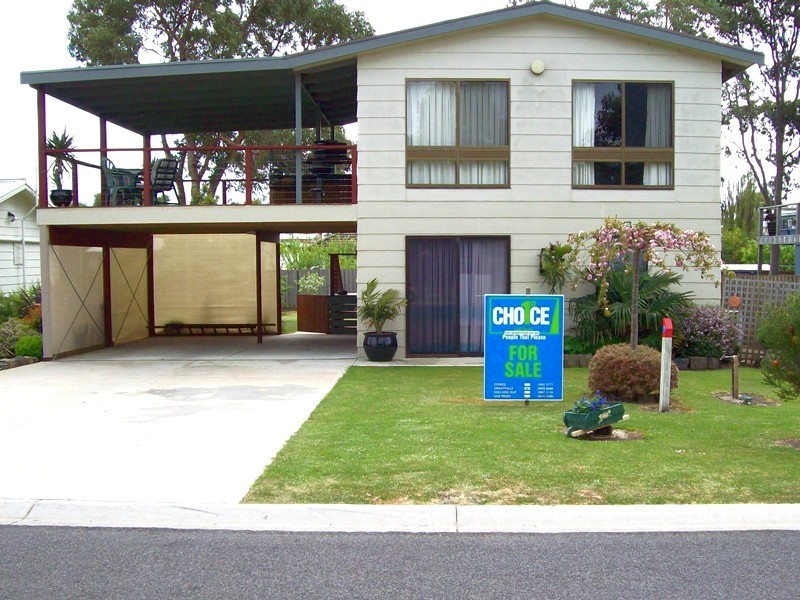 32 Lorna Doone Drive, Coronet Bay VIC 3984