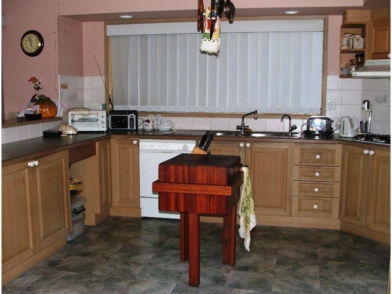 10 Bergin Grove, San Remo VIC 3925