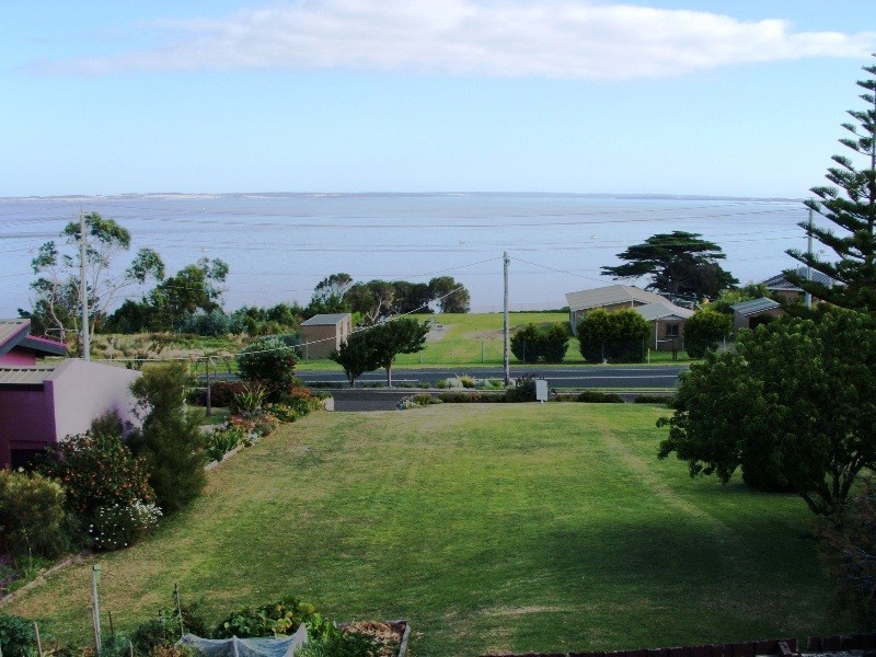 18 Genista Street, San Remo VIC 3925