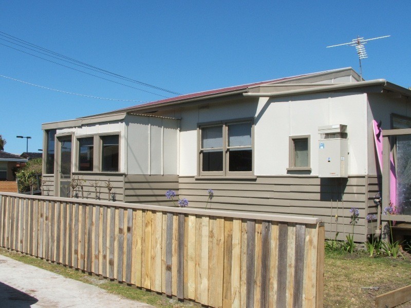 10 Hazelwood Road, San Remo VIC 3925