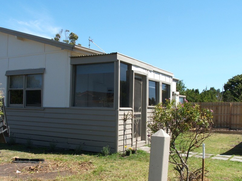 10 Hazelwood Road, San Remo VIC 3925