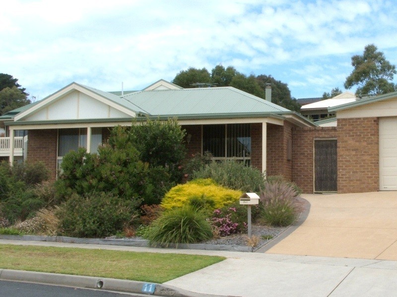 11 Tingara Close, San Remo VIC 3925