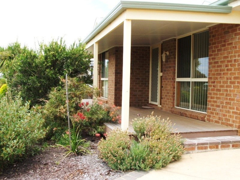 11 Tingara Close, San Remo VIC 3925