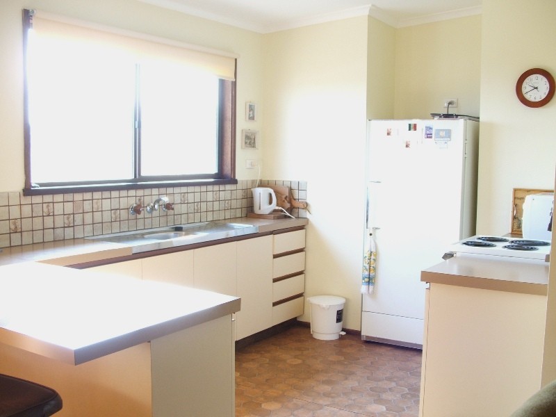 14 The Broadway, San Remo VIC 3925