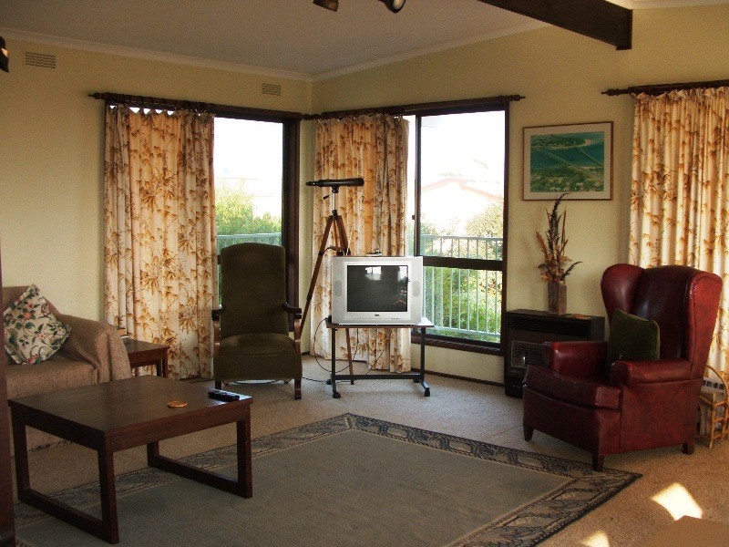 14 The Broadway, San Remo VIC 3925