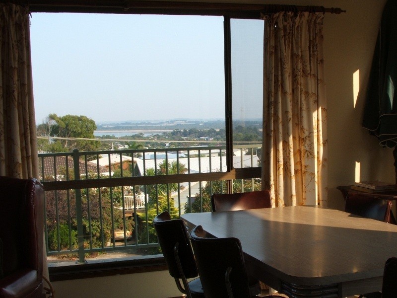 14 The Broadway, San Remo VIC 3925