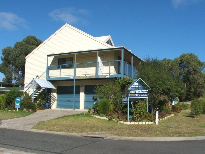 204 Thompson Avenue, Cowes VIC 3922