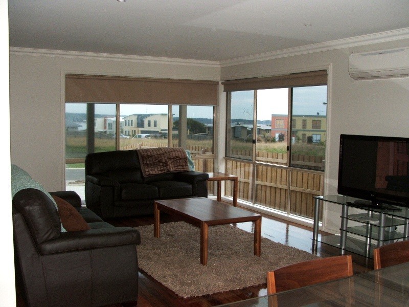 28 Halcyon Avenue, San Remo VIC 3925