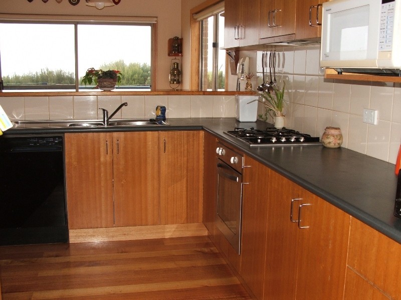 50 Potters Hill Road, San Remo VIC 3925