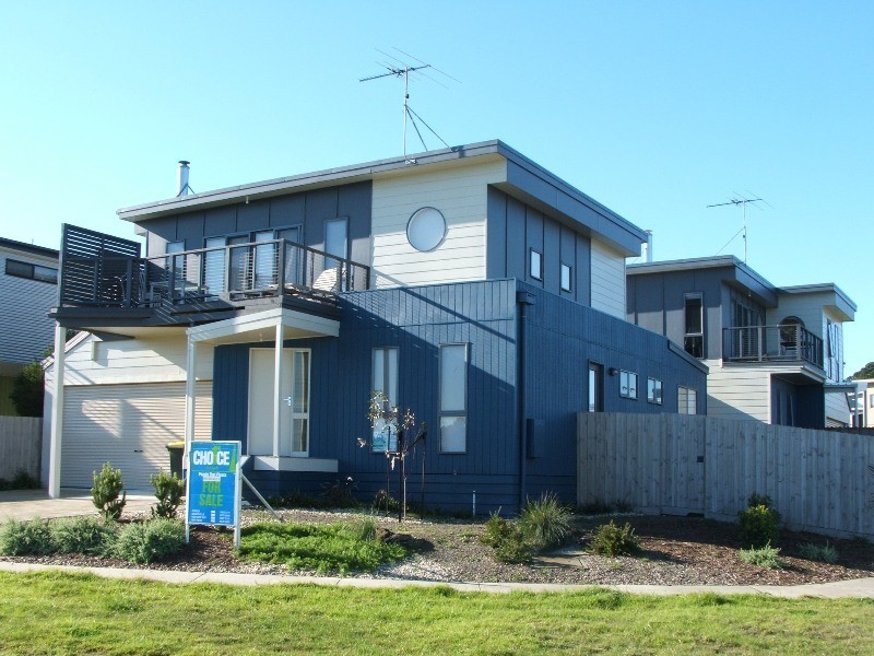 73 Penniwells Drive, San Remo VIC 3925