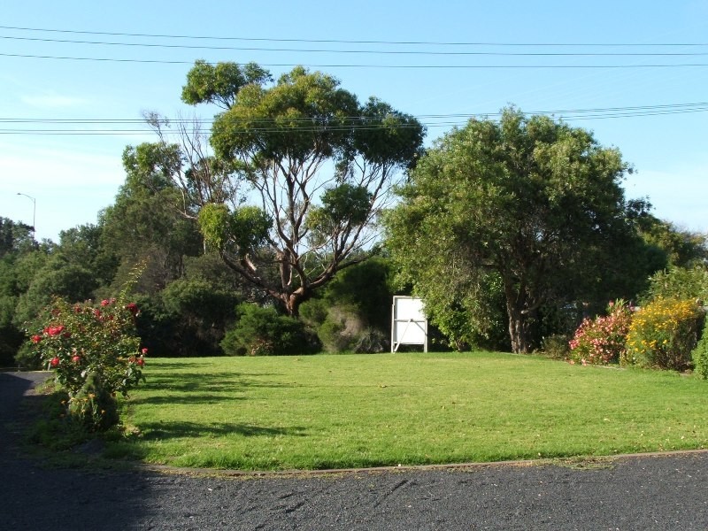 9 Beach Crescent, Newhaven VIC 3925