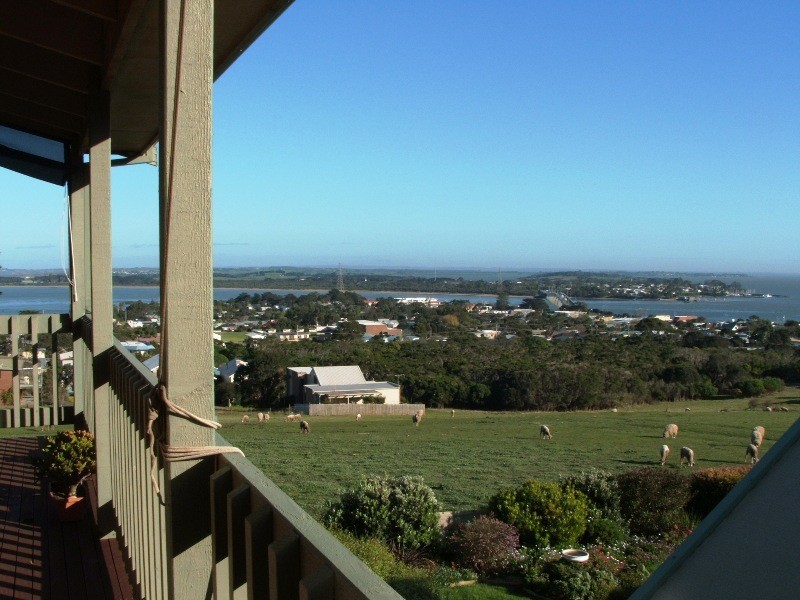 13 Panorama Drive, San Remo VIC 3925