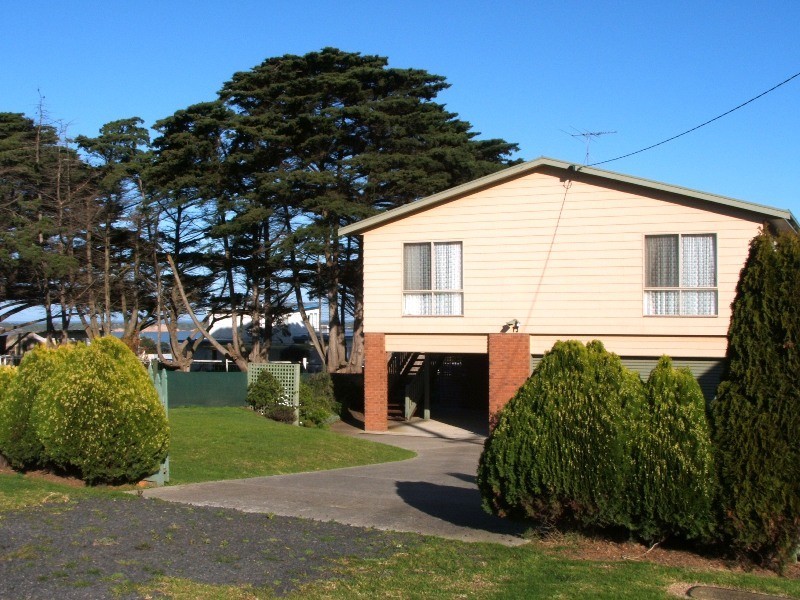 13 Panorama Drive, San Remo VIC 3925