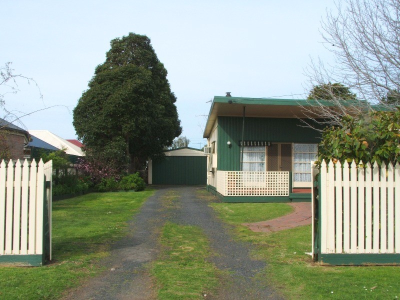 17 Grandview Grove, Cowes VIC 3922