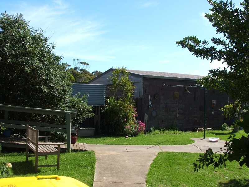 15 Edgar Road, San Remo VIC 3925