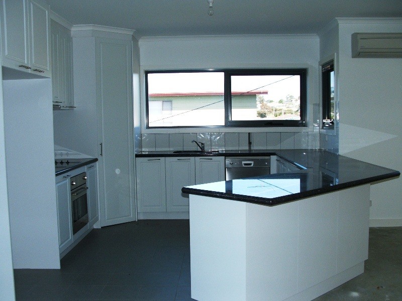 1/107 Marine Parade, San Remo VIC 3925