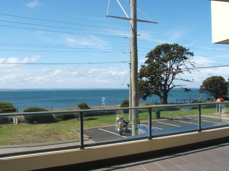 1/107 Marine Parade, San Remo VIC 3925