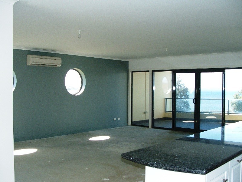 2/107 Marine Parade, San Remo VIC 3925