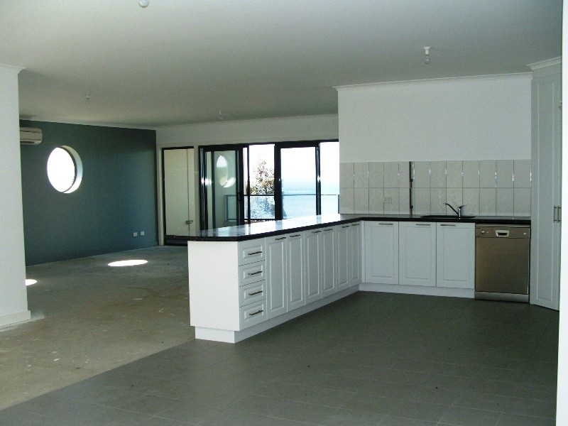2/107 Marine Parade, San Remo VIC 3925
