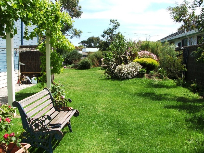 31 School Avenue, Newhaven VIC 3925