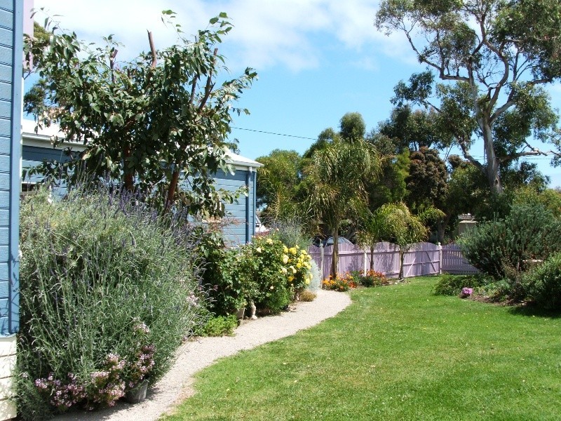 31 School Avenue, Newhaven VIC 3925