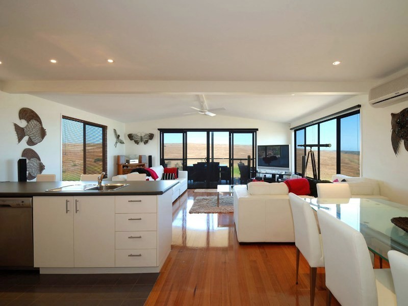 4 Blackthorn Street, San Remo VIC 3925