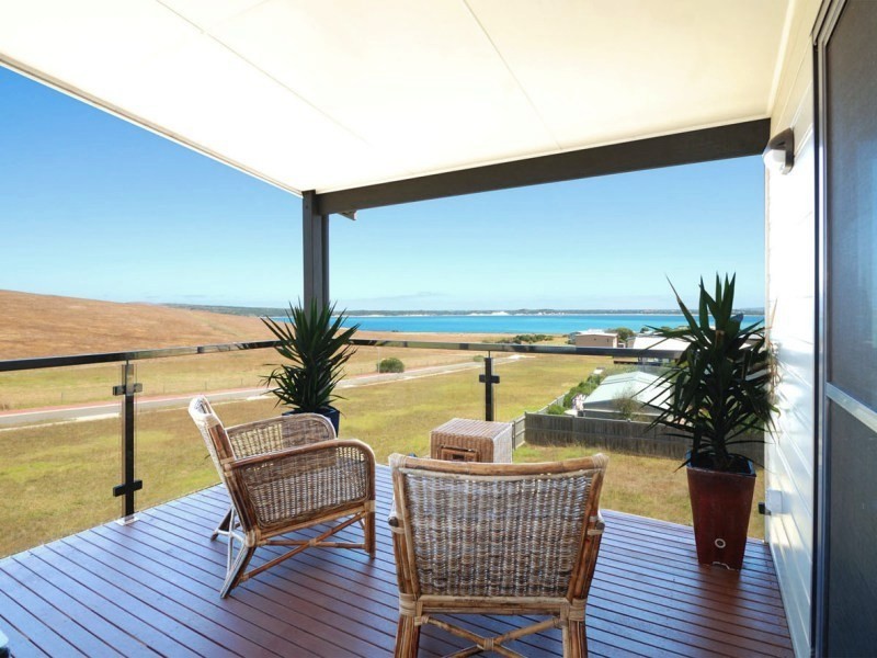 4 Blackthorn Street, San Remo VIC 3925