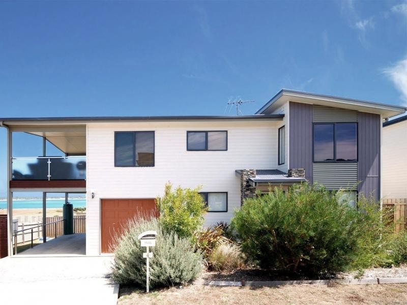 4 Blackthorn Street, San Remo VIC 3925