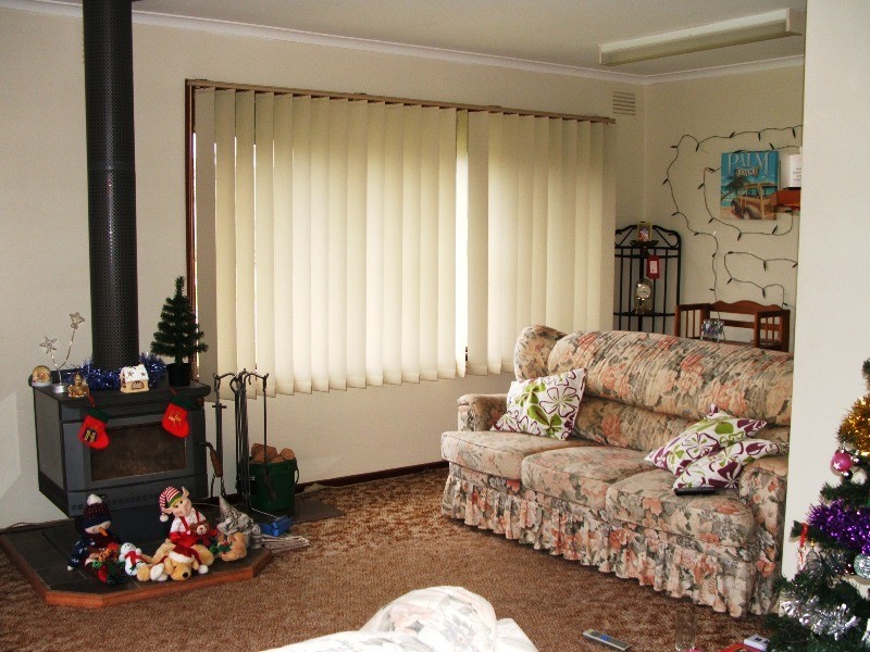 15 Edgar Road, San Remo VIC 3925