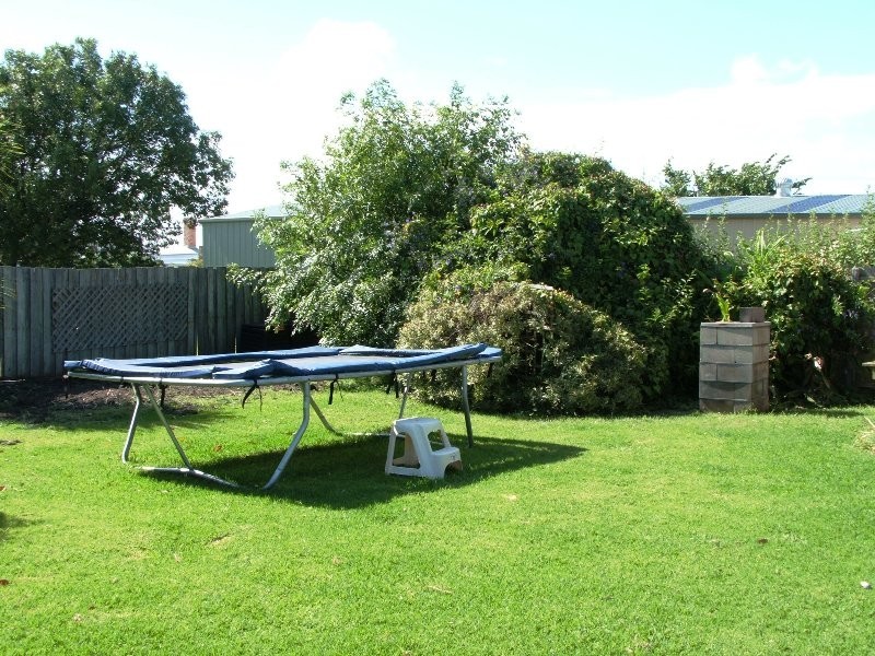 15 Edgar Road, San Remo VIC 3925