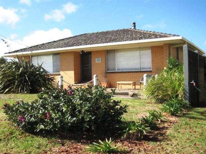 9 Phillip Island Road, San Remo VIC 3925