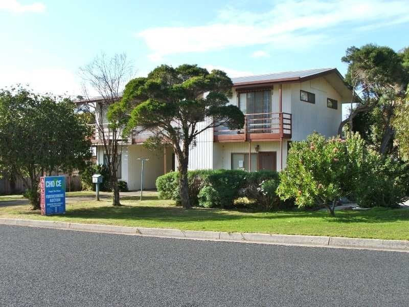 9 Justice Road, Cowes VIC 3922