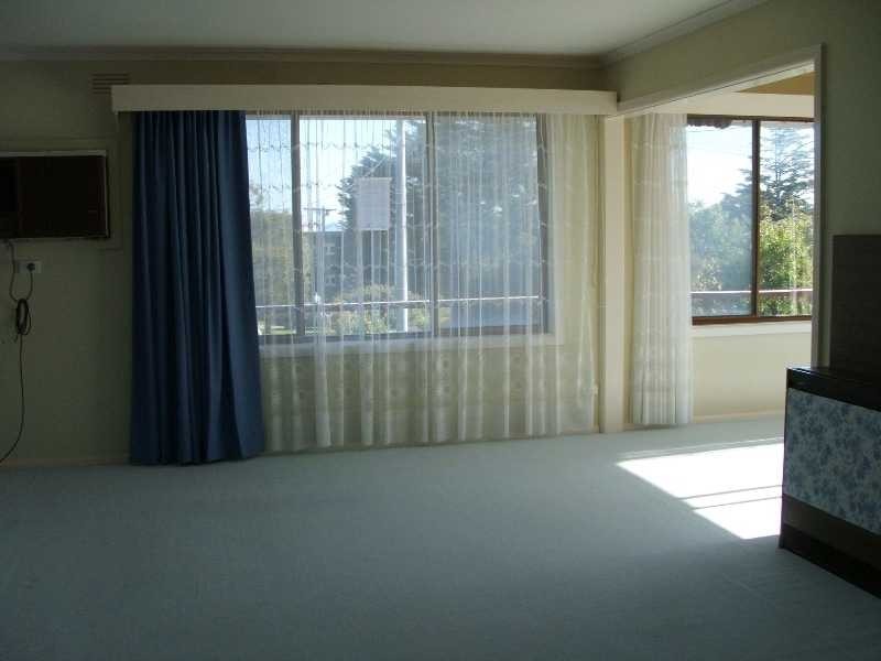 9 Justice Road, Cowes VIC 3922